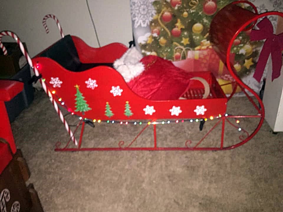 Santa brings in a new Children’s mini sleigh