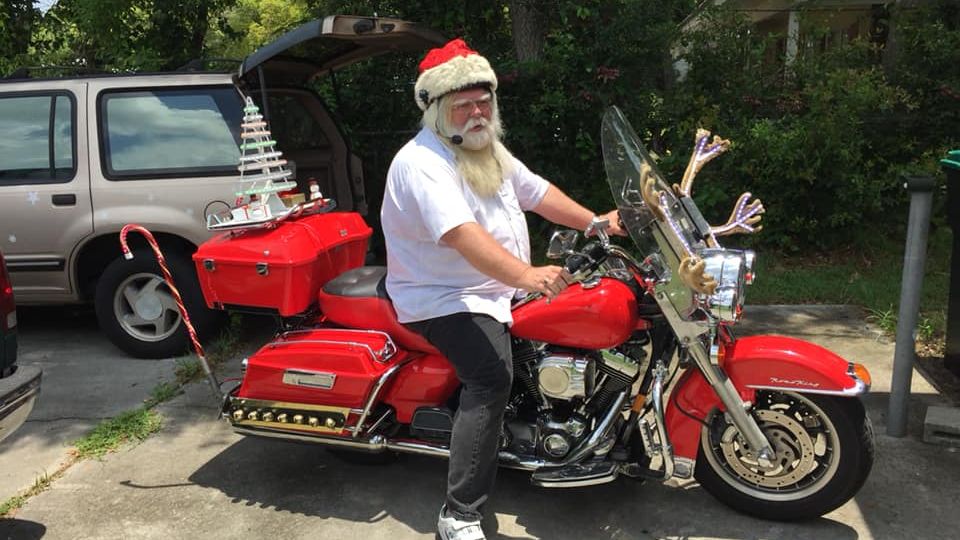 Santa Sleigh paint job 09