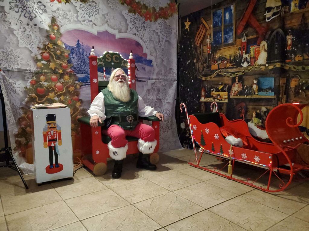 Santa visit to Pine Castle Moose Lodge